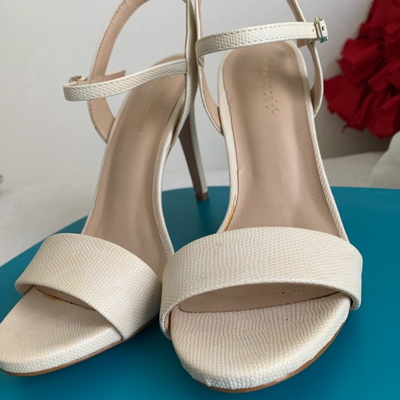 Ivory shoes - Picture 3 of 4
